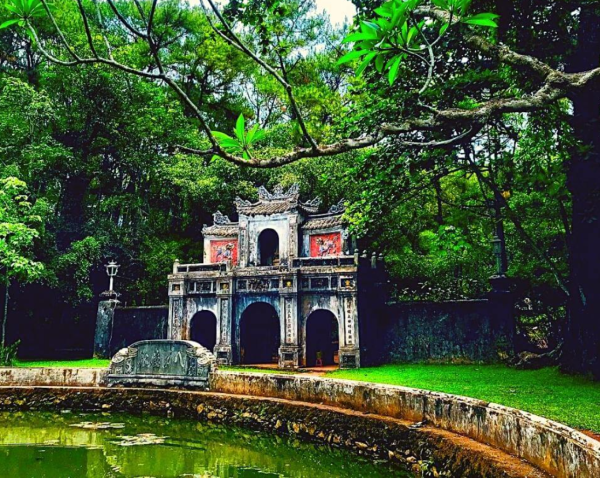 Hue Pagoda-Hue Buddhist tour-Best Hue City tour