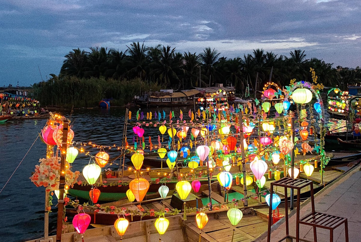 Hoi An Lantern Boat-Best Hue City Tour