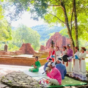Champa dance performers at My Son Sanctuary site