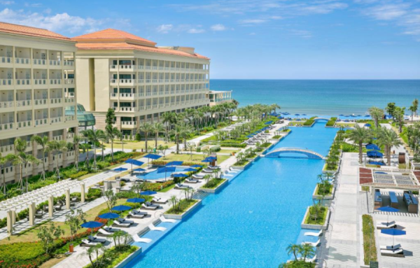 Da Nang Airport to Sheraton Grand Resort By Private Car Transfer- Best Hue City Tour