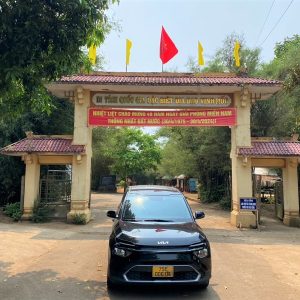 Dong Hoi to Hue private car transfer stop at Vinh Moc Tunnels