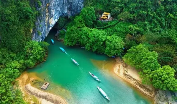 Phong Nha Cave