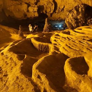 Nguom Ngao Cave