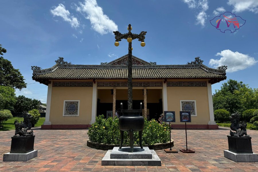 Duyet Thi Duong Theater - Best Hue City Tour