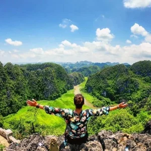 private car Hai Phong to Ninh Binh - Best Hue City Tour